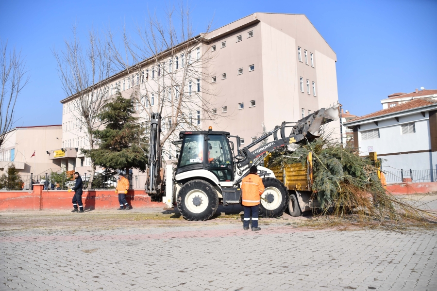 AKSARAY BELEDİYESİ ATATÜRK ANADOLU LİSESİ BAHÇESİNDE ÇALIŞMA BAŞLATTI