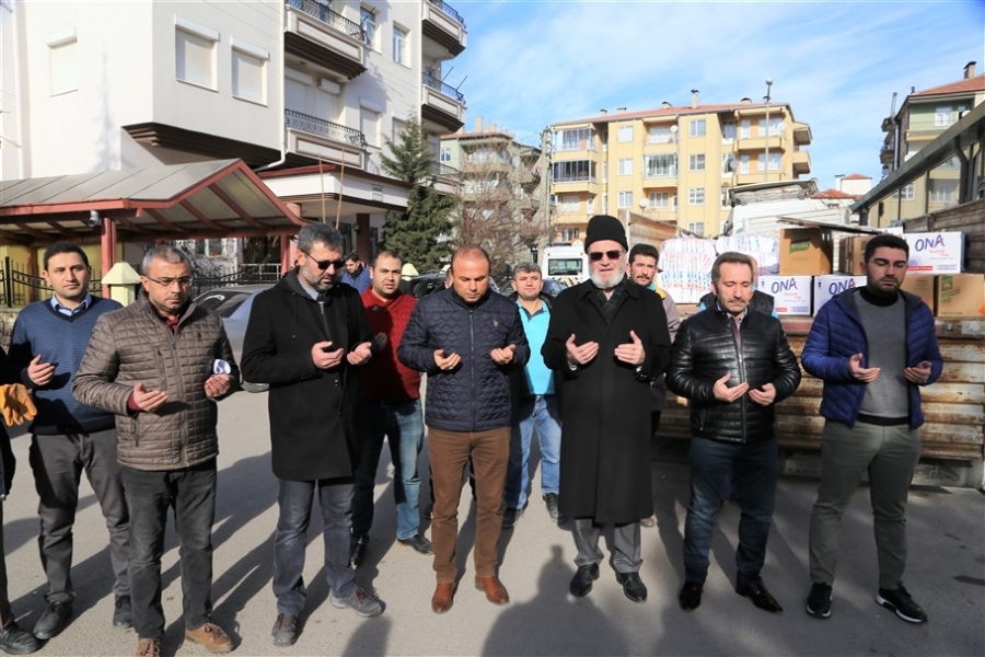 Depremzedelere Aksaray’dan yardım 