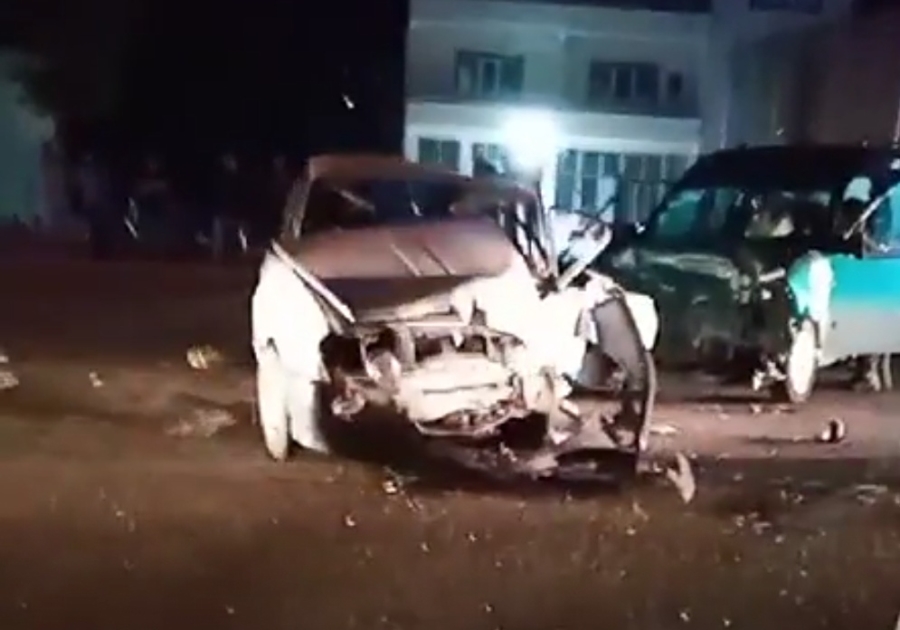 Aksaray’da hafif ticari araç ile otomobilin çarpışması sonucu 7 kişi yaralandı