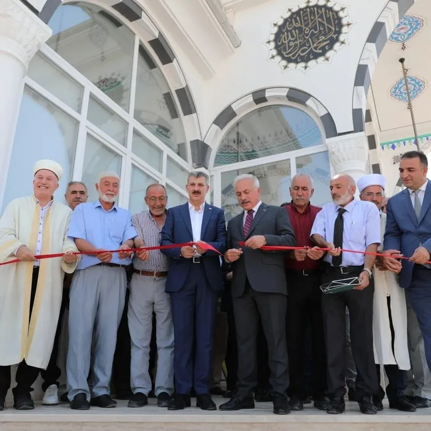 Hz Ömer -ül Faruk Camii cemaate açıldı