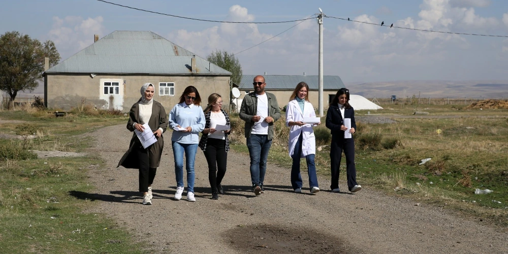 Öğretmenlerden Örnek Çaba  Devamsız Kız Öğrencileri Tekrar Okulla Buluşturuyorlar