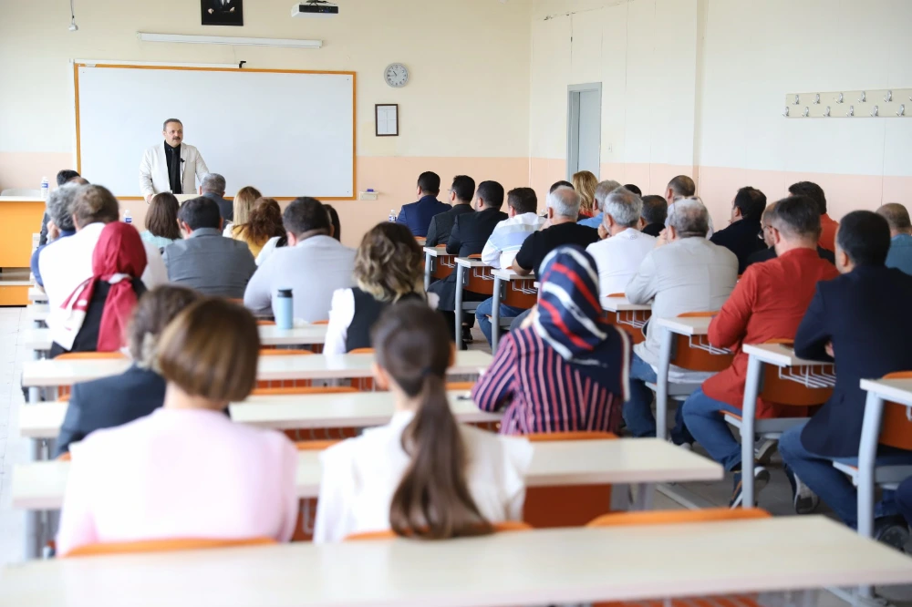 ASÜ Teknik Bilimler Meslek Yüksekokulu Akademik ve Sosyal Alanda Önemli Çalışmalar Yapıyor