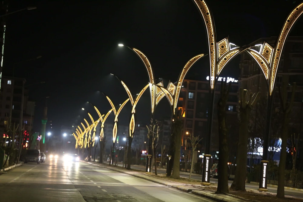 Acem Caddesi LED Aydınlatmalarla Aydınlatılıyor