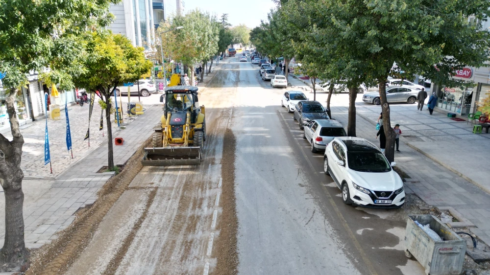 Necip Fazıl Kısakürek Caddesi’nde Yenileme Çalışmaları Başladı