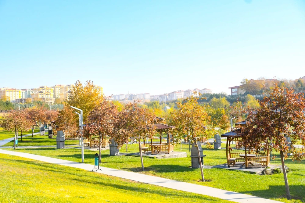 Aksaray’ın Milletbahçeleri Sonbaharda Fotoğraf Tutkunlarının Vazgeçilmez Adresi Oldu