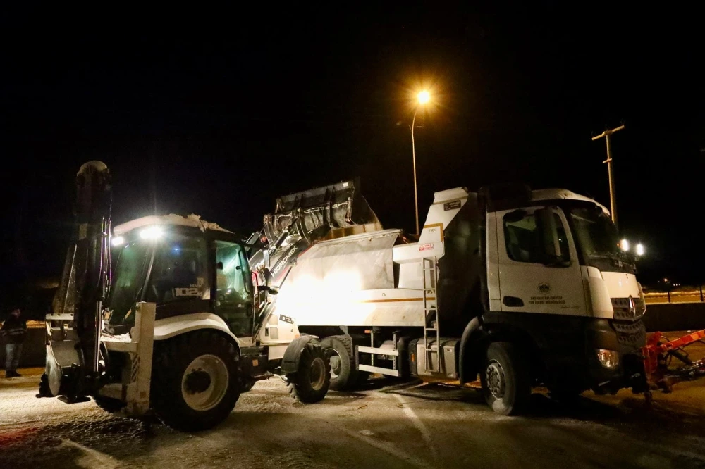 Aksaray’da Karla Mücadele Seferberliği: 60 Araç ve 400 Personel Görevde