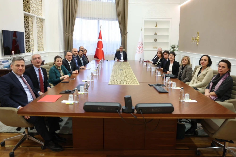 Sağlık Bakanı Prof. Dr. Kemal Memişoğlu, Yenidoğan Yoğun Bakım Komisyonunu Kabul Etti