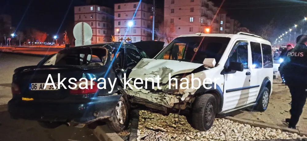 Aksaray’da Kavşakta Trafik Kazası İki Yaralı