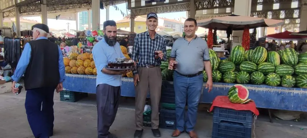 Aksaray Salı Pazarı: Taze Ürünlerle Dolup Taşıyor