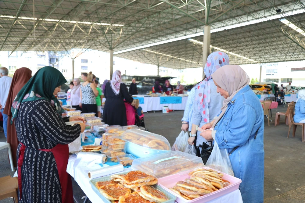 Hanımeli Pazarı Büyük İlgi Görüyor