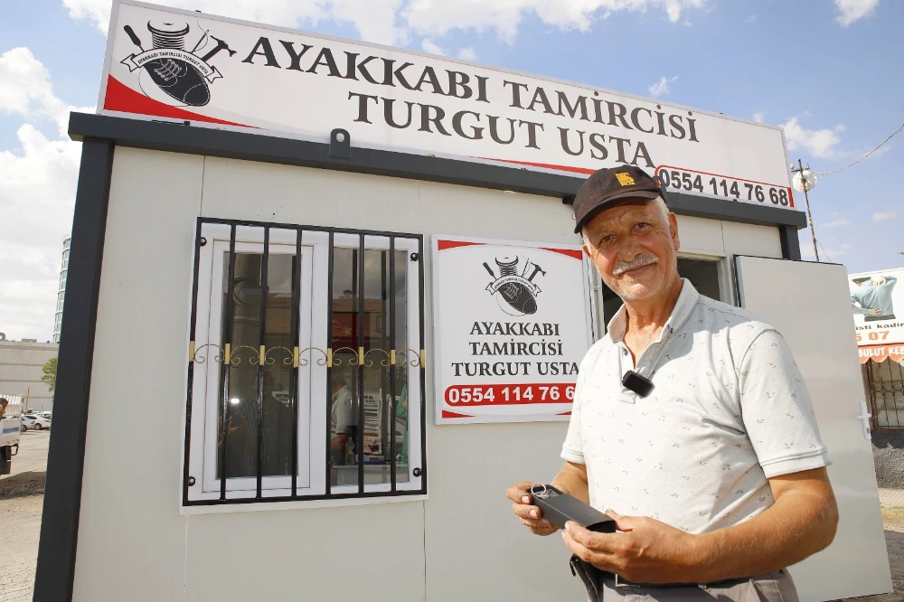 45 Yıllık Ayakkabı Tamircisine Aksaray Belediyesi’nden Anlamlı Sürpriz