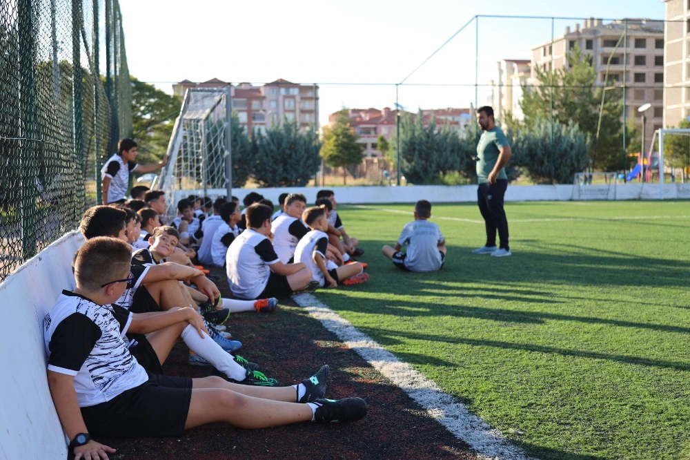 Aksaray Belediyesi Yaz Spor Okulları Sona Erdi: 800 Çocuk Sporla Dolu Bir Yaz Geçirdi