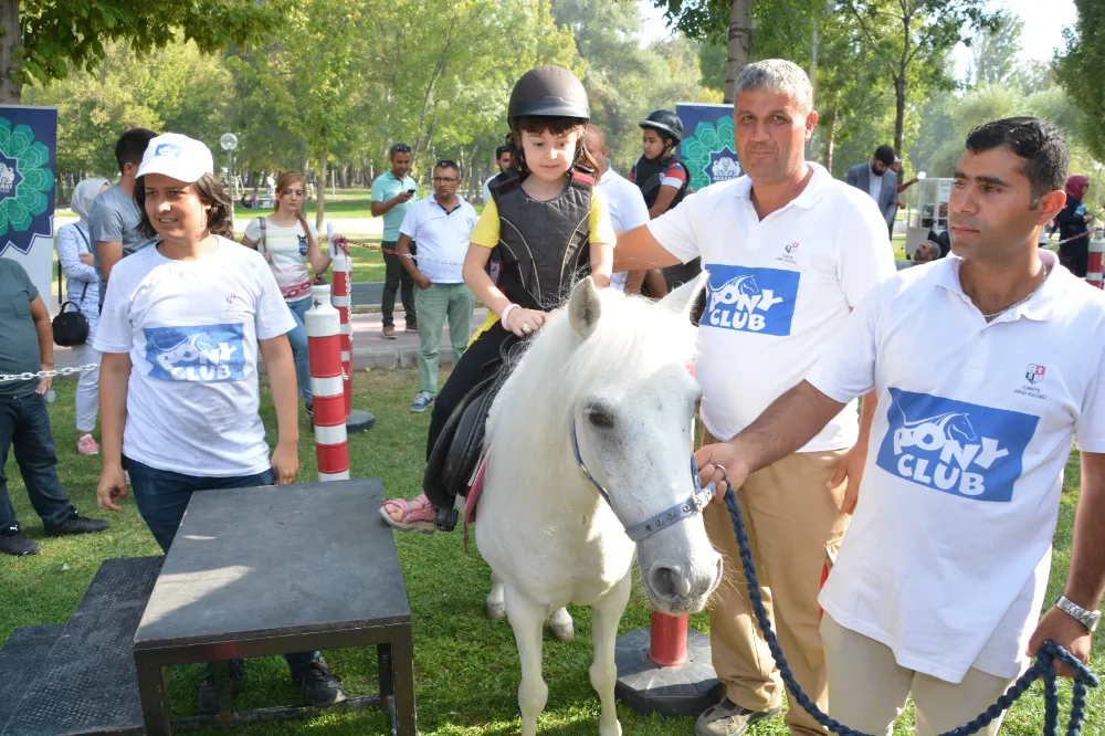 KILIÇARSLAN PARKI’NDA AKSARAYLI ÇOCUKLAR PONY ATLARIYLA BULUŞACAK