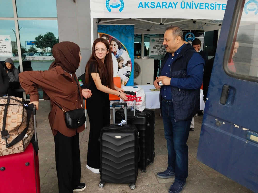 ASÜ Rektörü Arıbaş, Yeni Öğrencileri AŞOT’ta Karşıladı