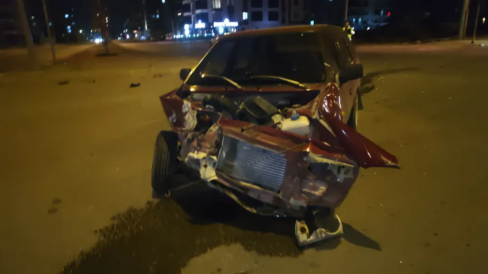 Kavşakta Trafik Kazası: Sürücü Alkollü Çıktı