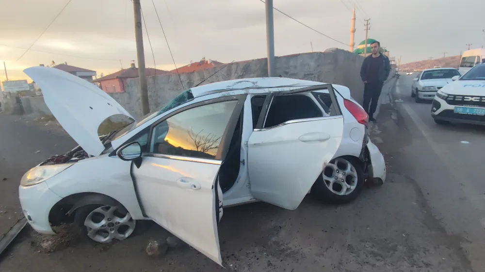 Aksaray’da Tek Taraflı Trafik Kazası: 2 kişi yaralandı Yaralandı