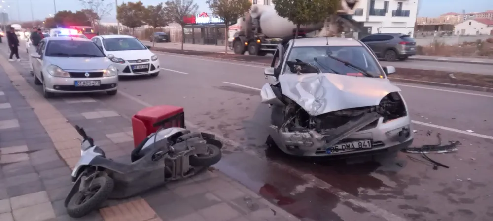 Aksaray’da Park Halindeki 3 Araca Çarpan Sürücü Yaralandı