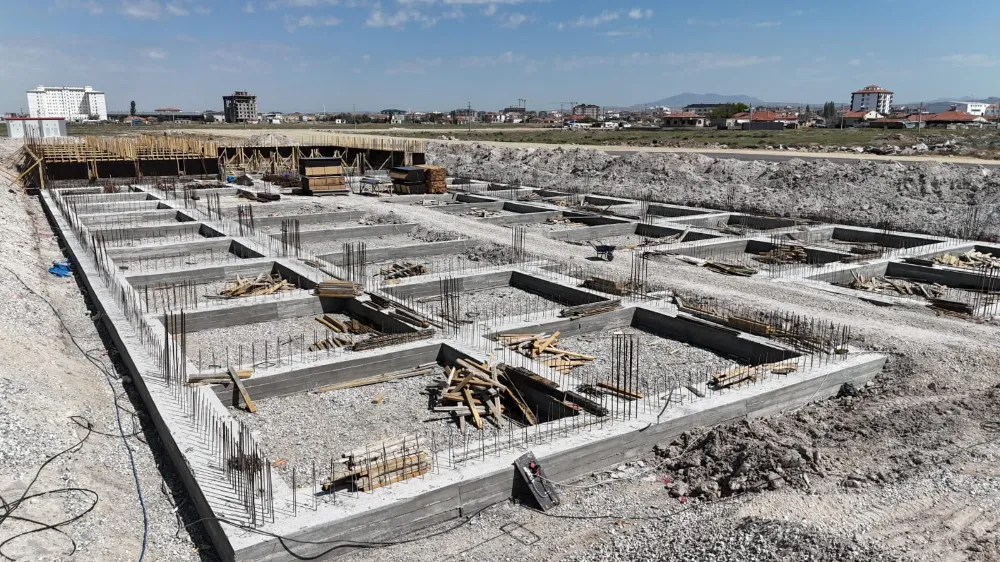 YEMEK FABRİKASI PROJESİNİN TEMEL BETONU TAMAMLANDI 