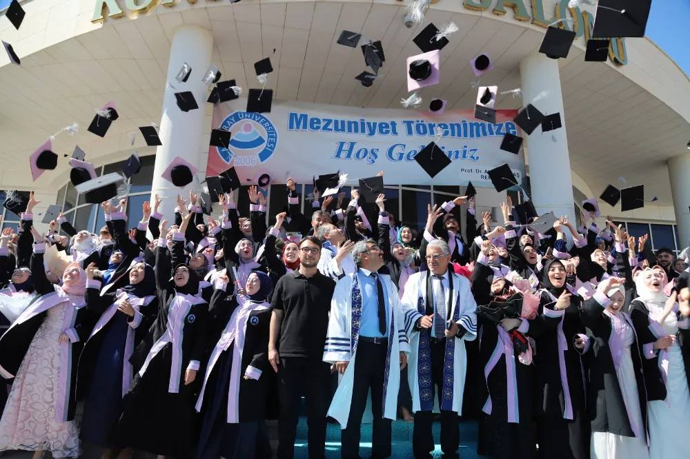 ASÜ İslami İlimler Fakültesi’nde mezuniyet coşkusu