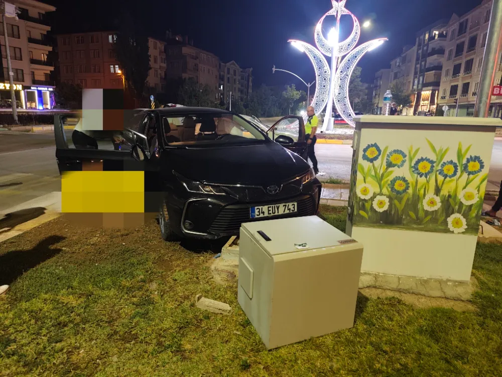 Aksaray’da Kavşakta Kaza: 2 Araç Çarpıştı, 1 Kişi Yaralandı