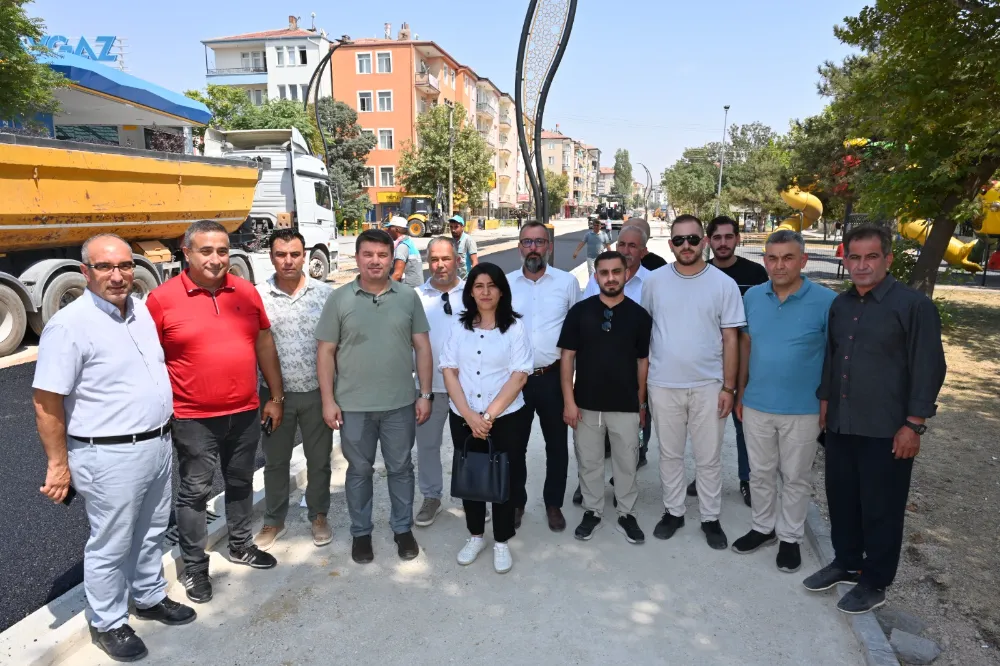 BELEDİYE BAŞKANI DİNÇER BÜYÜK BÖLCEK CADDESİ’NDE ÇALIŞMALARI YERİNDE İNCELEDİ
