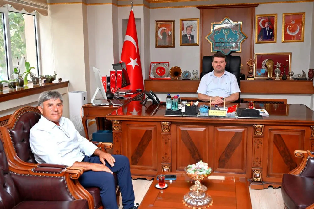 İspanya’da Başarılara İmza Atan Ümmet Soyal’dan Başkan Dinçer’e Ziyaret