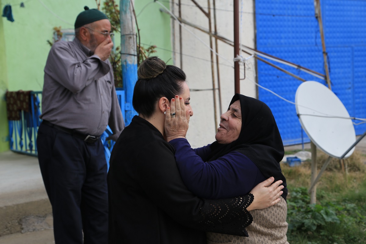 Vali Aykut Pekmez?in eşi Yeşim Pekmez Hanımefendi şehit ailesini ziyaret etti.