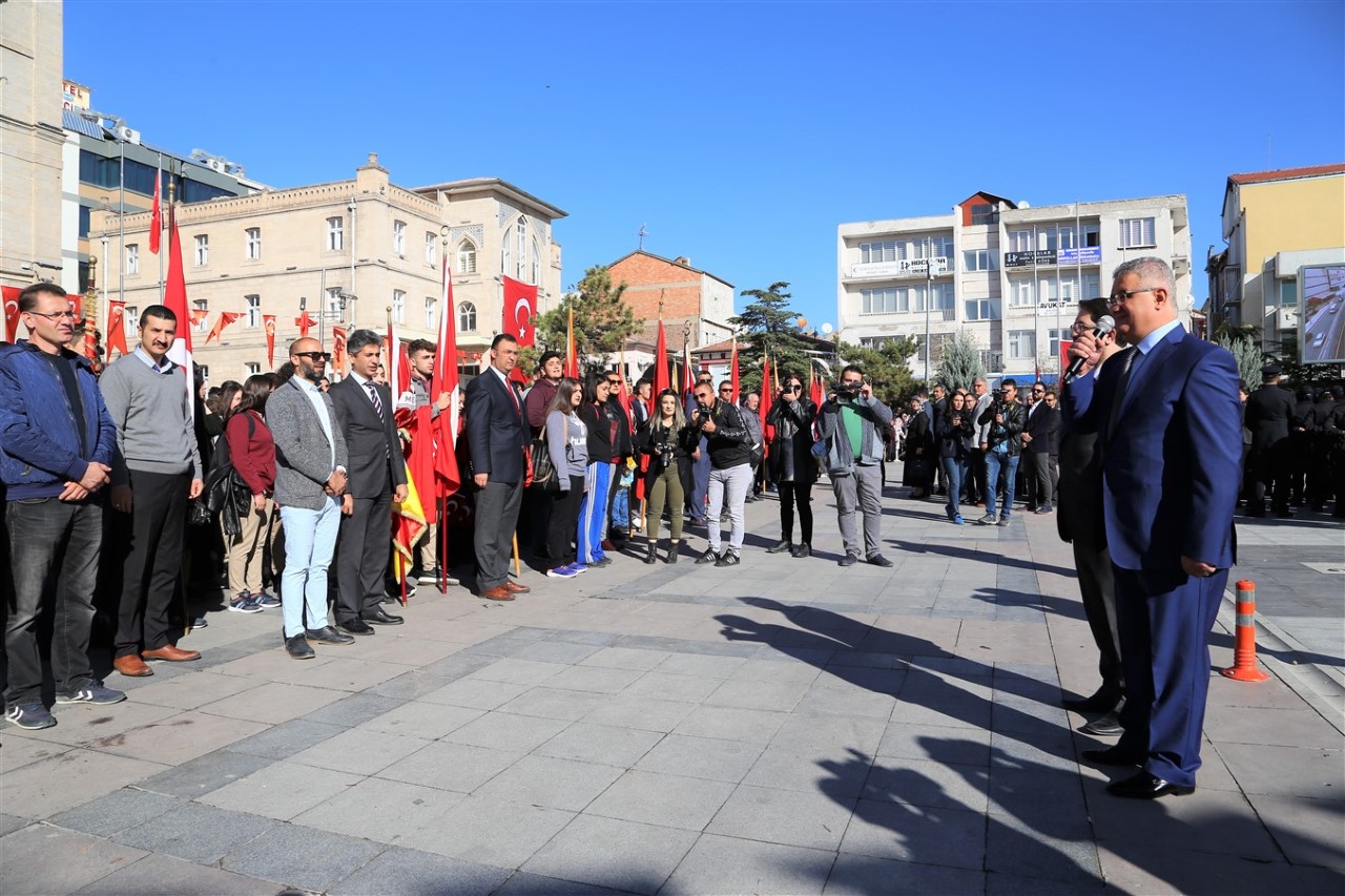 Aksaray da 29 Ekim Cumhuriyet Bayramı törenle kutlandı
