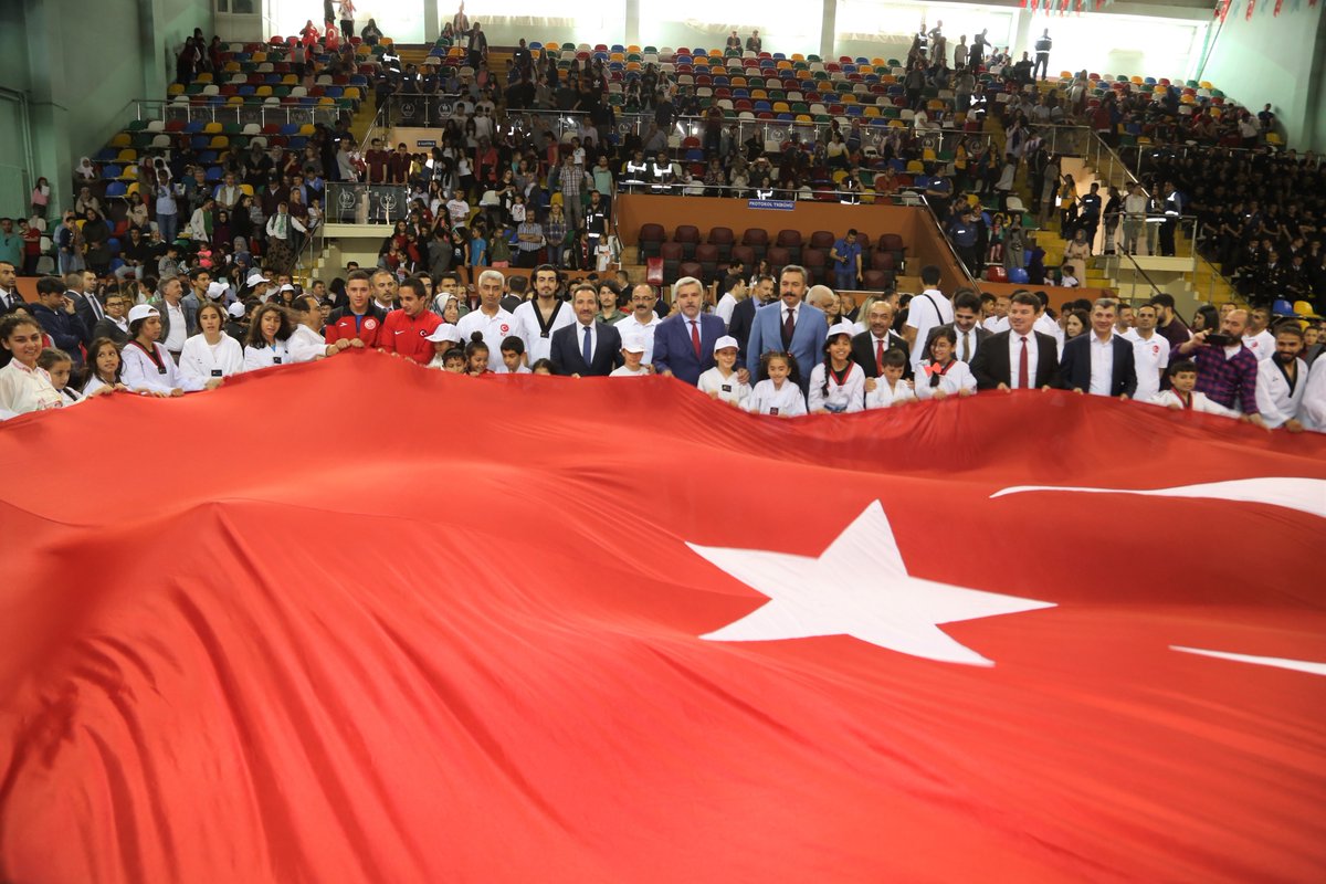 19 Mayıs Atatürk`ü Anma, Gençlik ve Spor Bayramı Coşkuyla Kutlandı