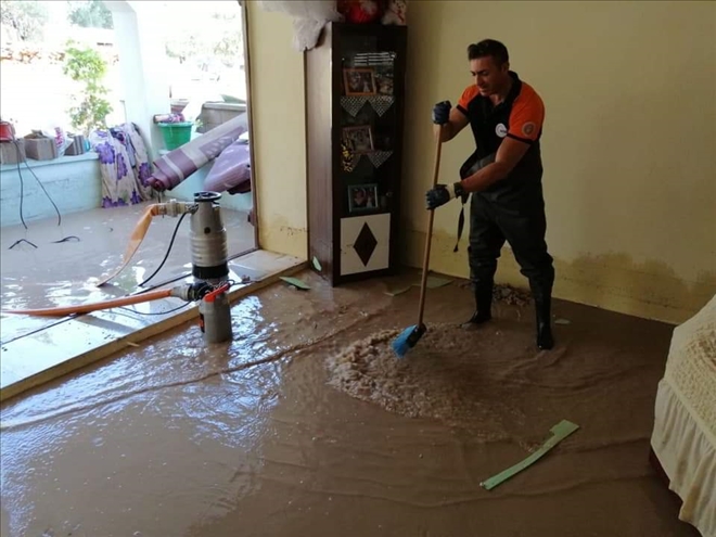Aksaray`da Yağış sonrası 11 evi su bastı