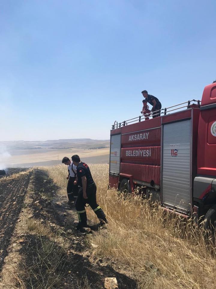 AKSARAY`DA ANIZ YANGINLARI TEHLİKE OLUŞTURUYOR