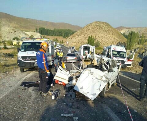 Aksaray`da Kireclik yolunda feci kaza 2 ölü 3 Yaralı